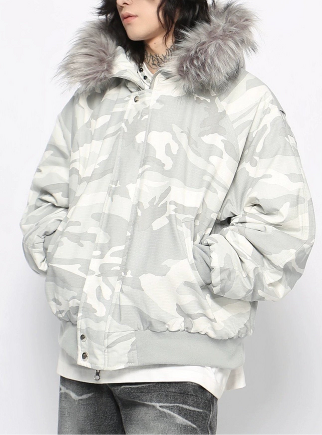 ホワイトカモフラージュダウンジャケット