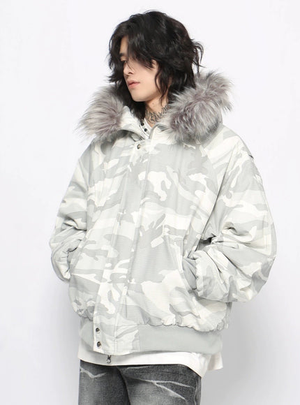 ホワイトカモフラージュダウンジャケット