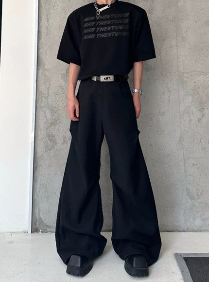 グラフィックモノクロームTシャツ