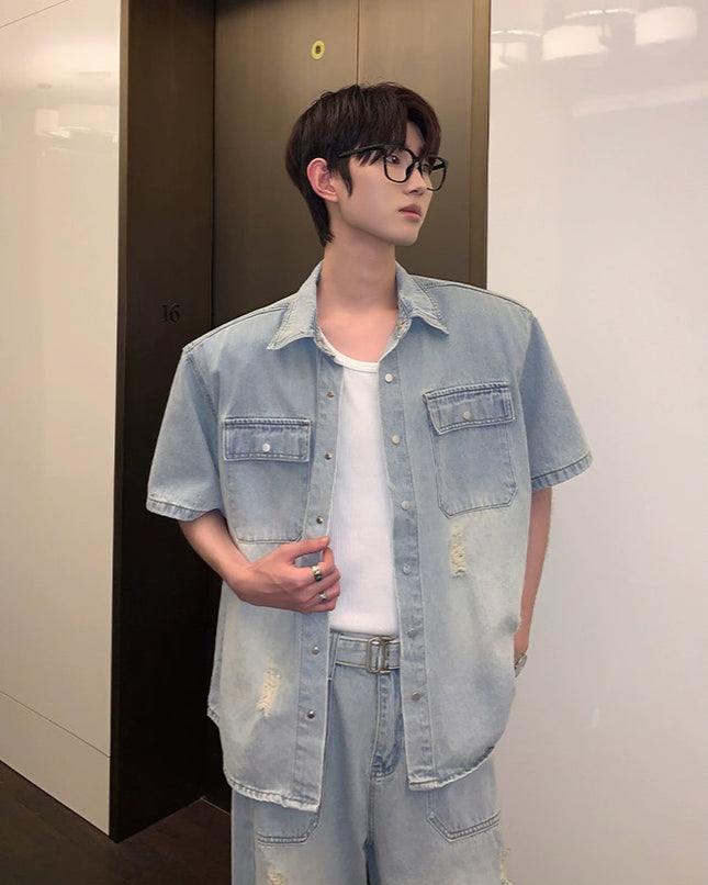 ライトブルーデニムシャツ
