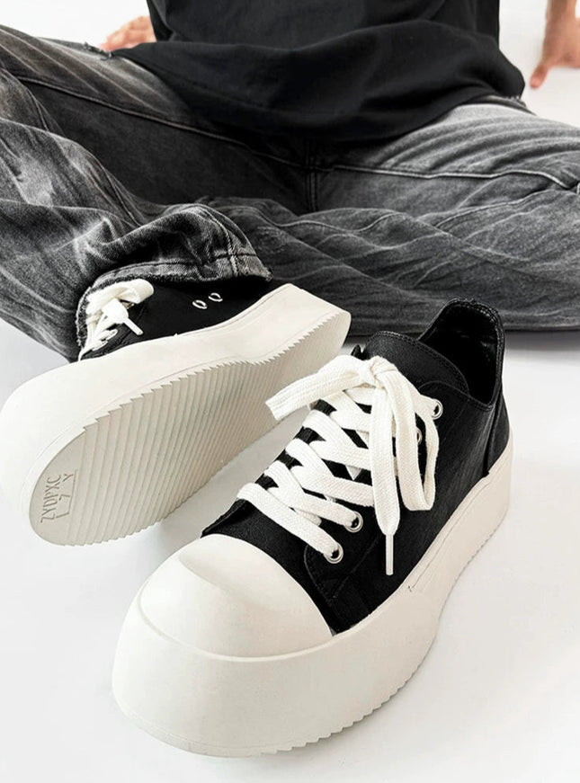 ラウンドトゥボリュームソールスニーカー