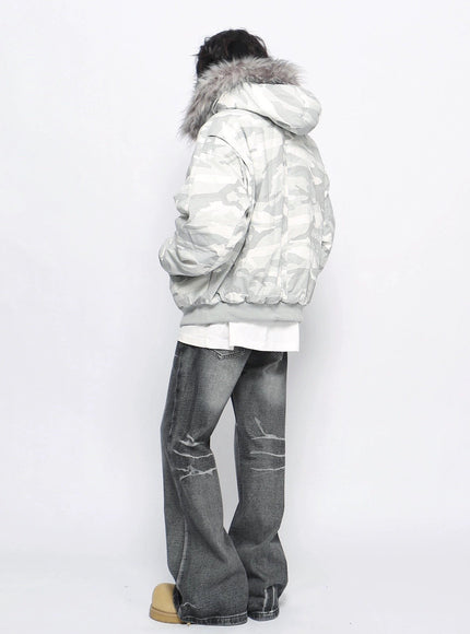ホワイトカモフラージュダウンジャケット